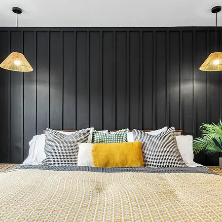 Quayside Escape-ensuite Tranquil Within An Intimate Shared With Free Parking Manchester