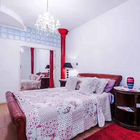 Central Northern Quarter Two Bedroom Apartment Manchester