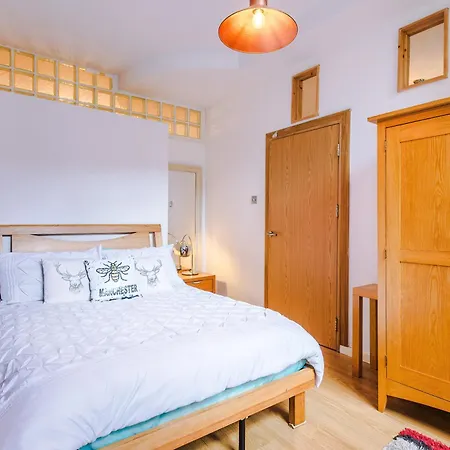 Central Northern Quarter Two Bedroom Lejlighed
