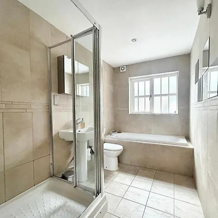 Bridgwater Court Apartment