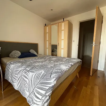 Cosy Central 2 Bed דירה *