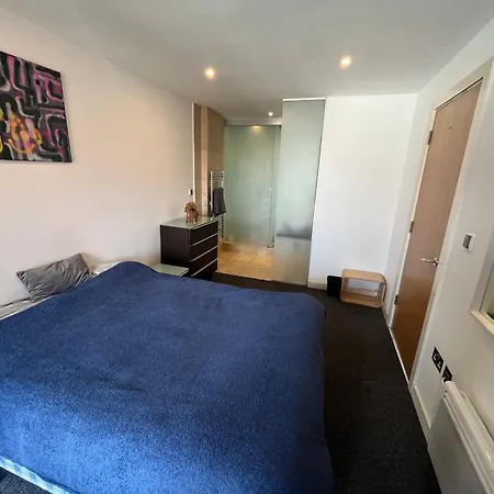 Cosy Central 2 Bed דירה