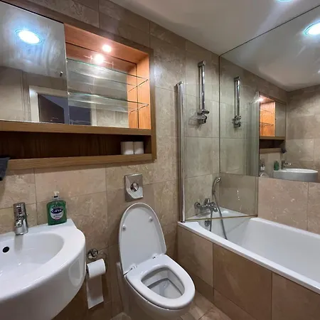 דירה Cosy Central 2 Bed