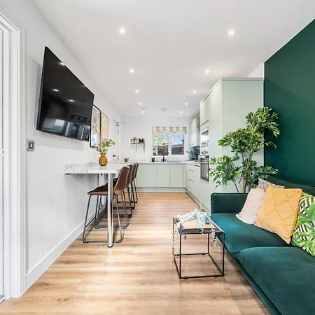 Quayside Escape- Tranquil Double In Shared With Private Free Standing Bath And Free Parking