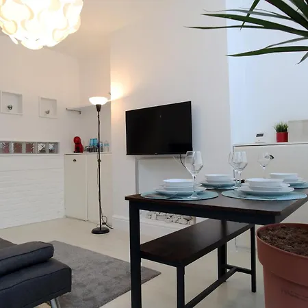 2-bedroom, Free Parking, High Speed Wi-fi, Swinton Vakantiehuis Manchester