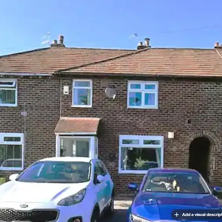 House With 3 Bedroom And 2 Parking Bays - Airport 6 Min Walk Manchester