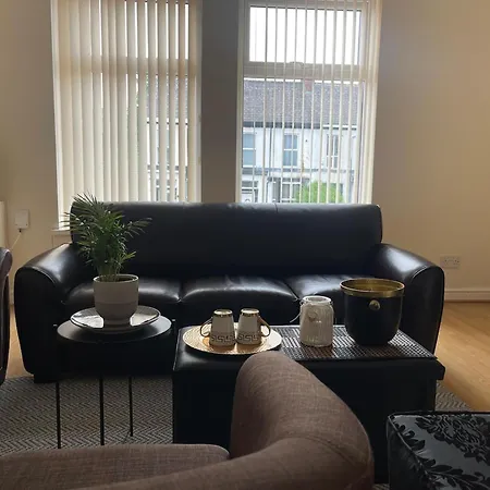Stylish 1-bed - Sleeps 4 - Parking - Wifi *