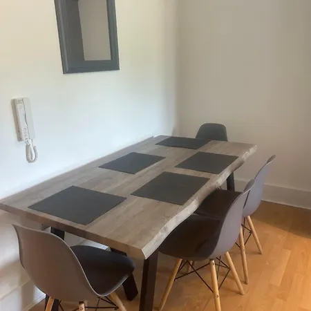 Spacious And Cosy Entire Flat *