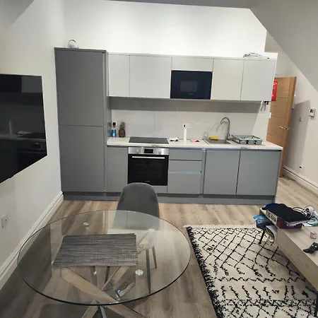 Floor Luxury Flat - شقة مانشستر