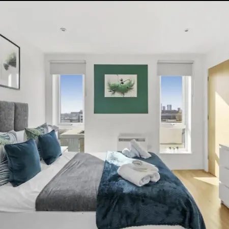 Appartement Stunning 3-bedroom Flat With Parking *