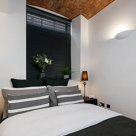 Apartment Cavern By The Heim Residences