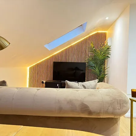 Sophisticated & Stylish Flats Near Airport * Манчестер