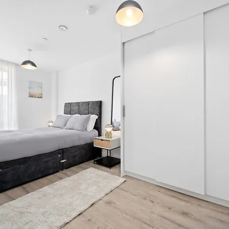 Apartment Elegant Two-bedroom *
