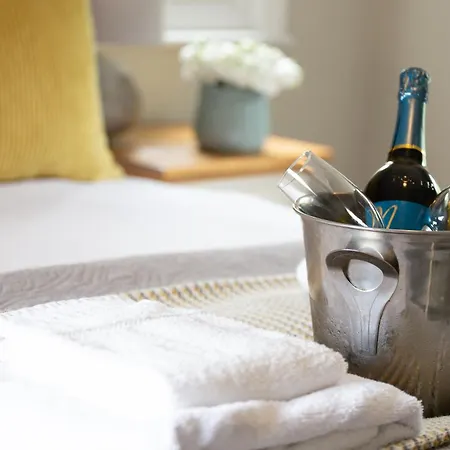 Lock Keepers - Detached House In The 度假居 *