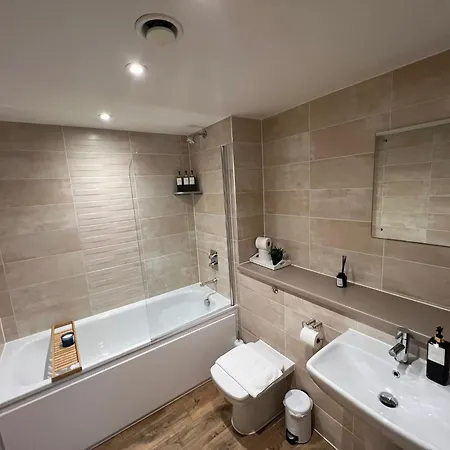Waterside Retreat * Manchester