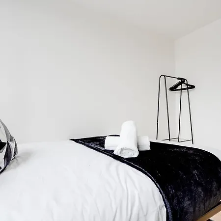 Sophisticated & Stylish Flats Near Airport