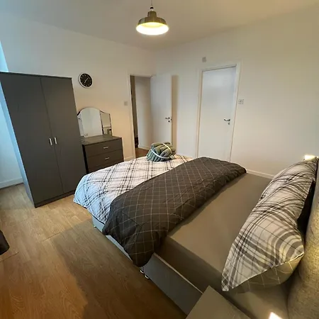 Centre Apartment *