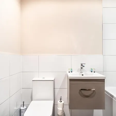 Bright & Stylish 2 Bed In مانشستر