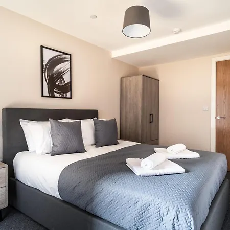 Bright & Stylish 2 Bed In