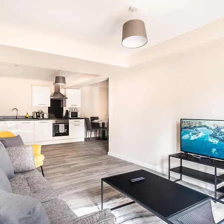 Bright & Stylish 2 Bed In *