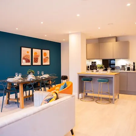 Apartment Stunning 3 Bedroom Manchester