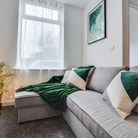 Stylish & Vibrant 2 Bedroom * Manchester
