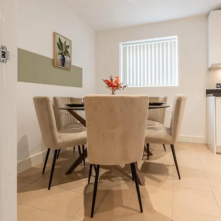 The Etihad Exquisite Holiday home Manchester