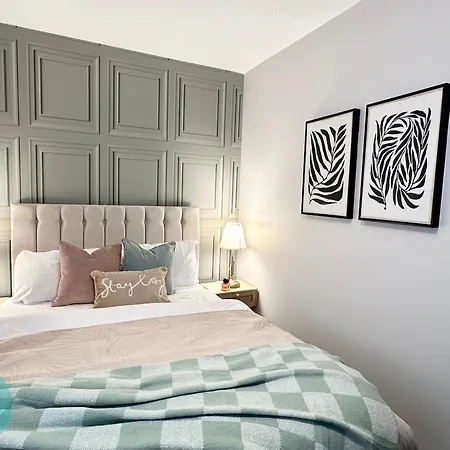 Chic 2br Sleeps 5 Free Parking Near * Manchester