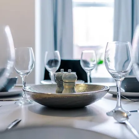 Luxurious Living 2 Bedroom Сasa de vacaciones