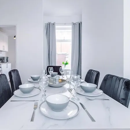 Luxurious Living 2 Bedroom Сasa de vacaciones *