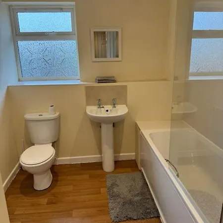 Modern, Quiet, Sleeps 9, Etihad, Coop Live, Manchester