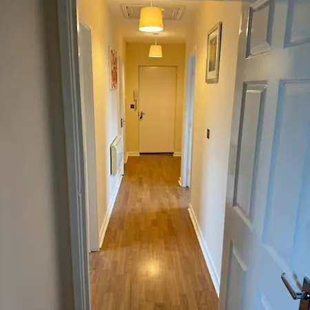 Modern, Quiet, Sleeps 9, Etihad, Coop Live, Apartment Manchester