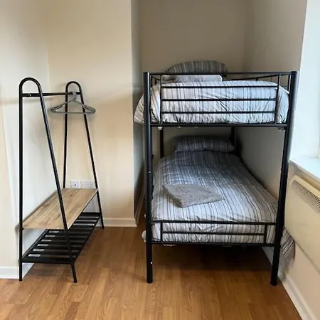 Modern, Quiet, Sleeps 9, Etihad, Coop Live, Manchester