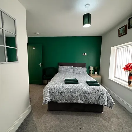 Ur Place 4* Failsworth