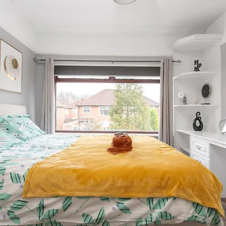 Elegant 3-bedroom Retreat Free Parking Keenzchillz