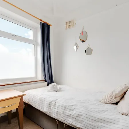 Elegant 3-bedroom Retreat Free Parking Keenzchillz * Manchester