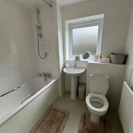 Holiday home New Modern Townhouse Free Parking *