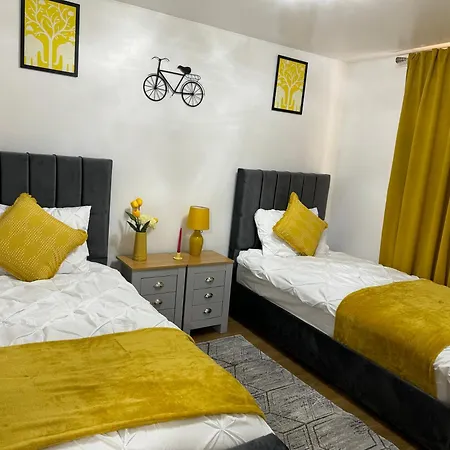 New Modern Townhouse Free Parking בית נופש מנצ'סטר