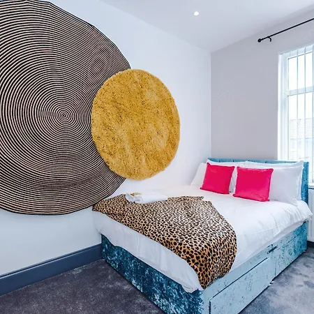 Funky 3 Bed House - Salford Дом отдыха