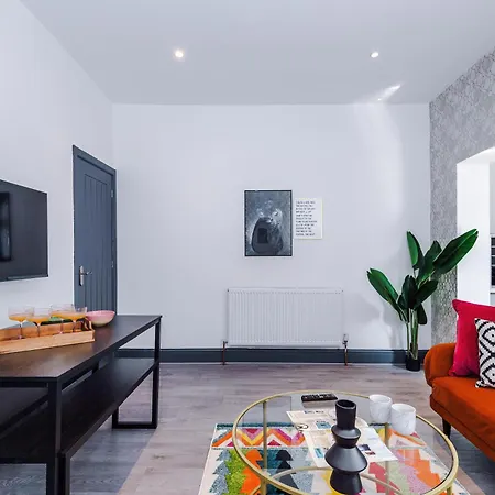 Funky 3 Bed House - Salford Манчестер