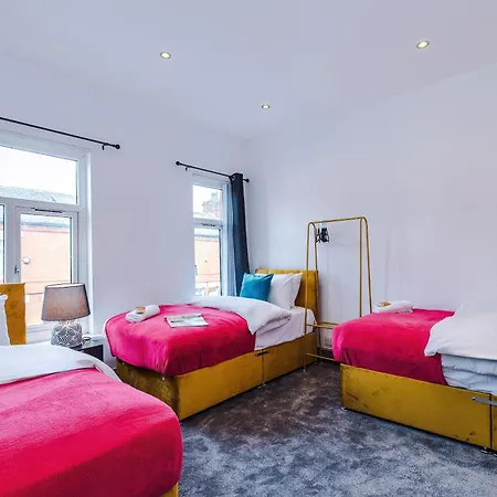 Funky 3 Bed House - Salford * Манчестер