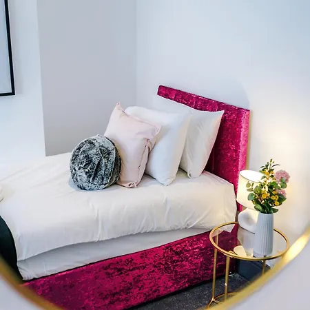 Funky 3 Bed House - Salford * Манчестер