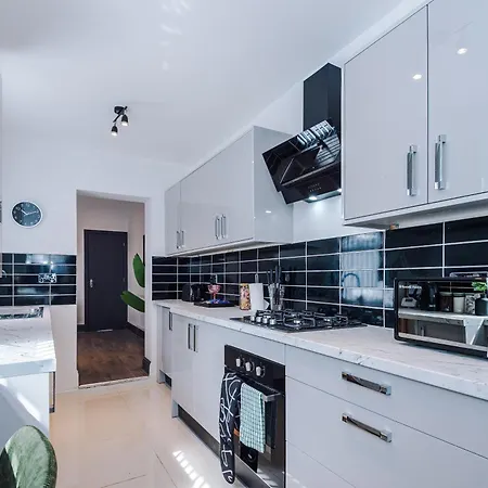 Funky 3 Bed House - Salford * Манчестер