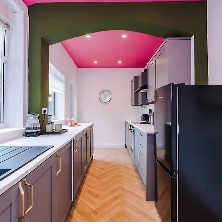 Trendy 3br Pad In