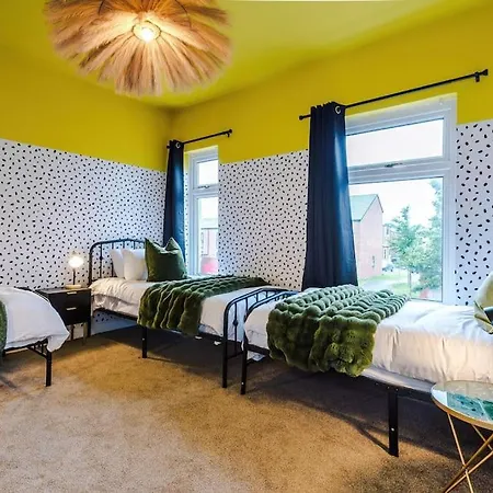 Trendy 3br Pad In Holiday home Manchester