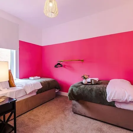 Trendy 3br Pad In Semesterbostad *