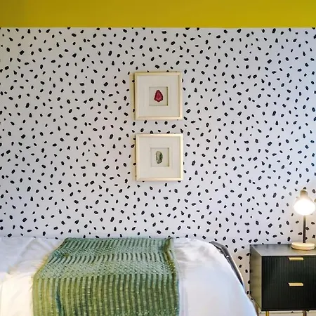 Trendy 3br Pad In *