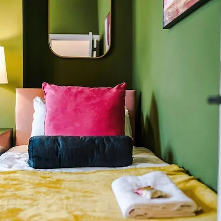 Trendy 3br Pad In Semesterbostad *