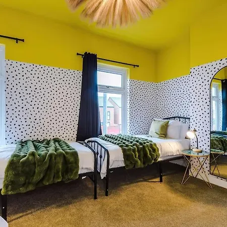 Trendy 3br Pad In Holiday home Manchester