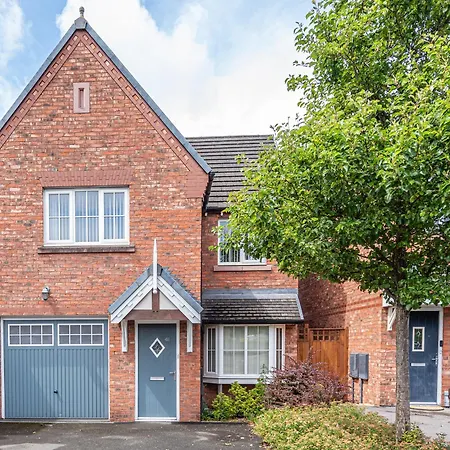Boutique 4-bed House In - Games Manchester